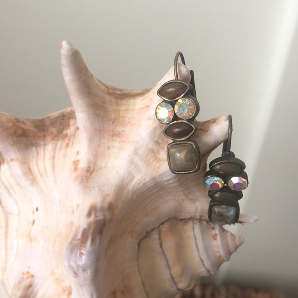 Pretty Antique Gold Rectangular Dangle Earrings - Picture 1 of 4